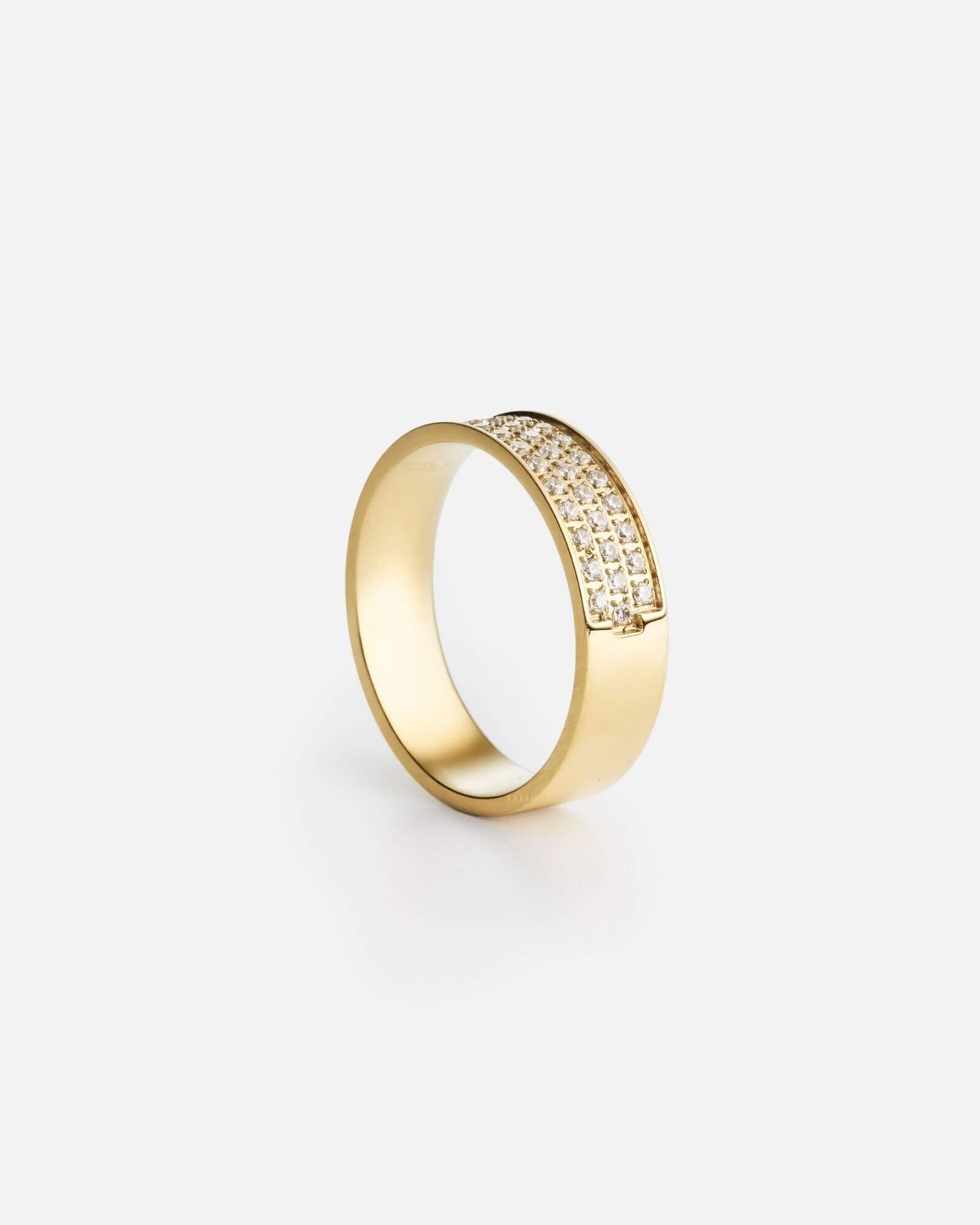 ÉTOILE PAVÉ RING