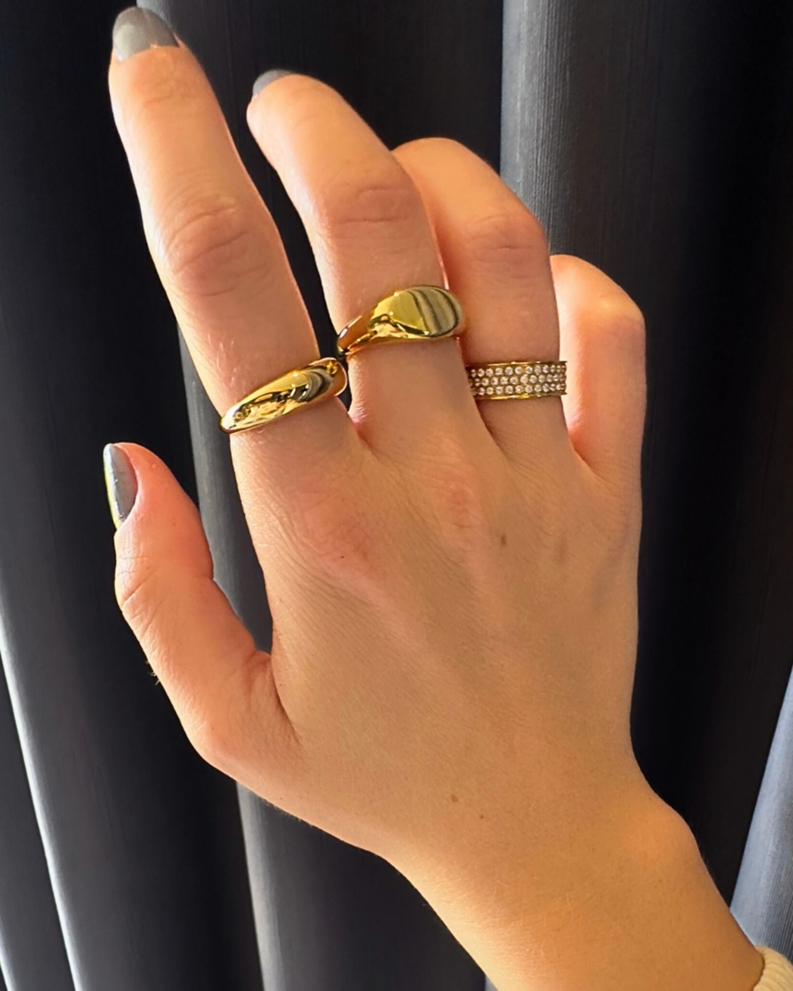 ÉTOILE PAVÉ RING